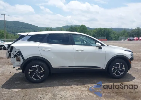2023 Kia Sportage Hybrid Lx z USA, uszkodzony, nr VIN KNDPUCAG4P7104847